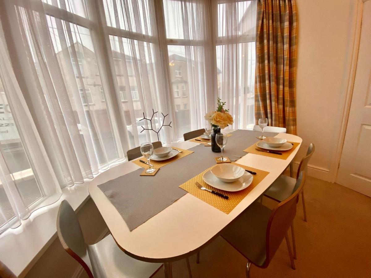 Blackpool Abode - The Buttercup Suite Buitenkant foto