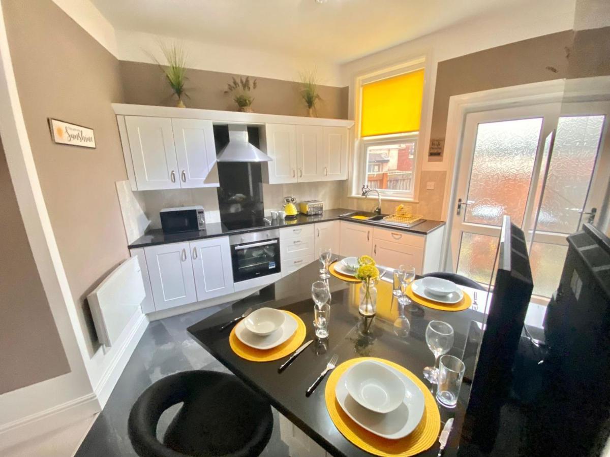 Blackpool Abode - The Buttercup Suite Buitenkant foto