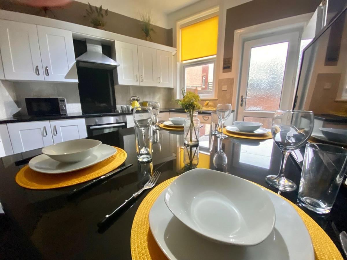 Blackpool Abode - The Buttercup Suite Buitenkant foto