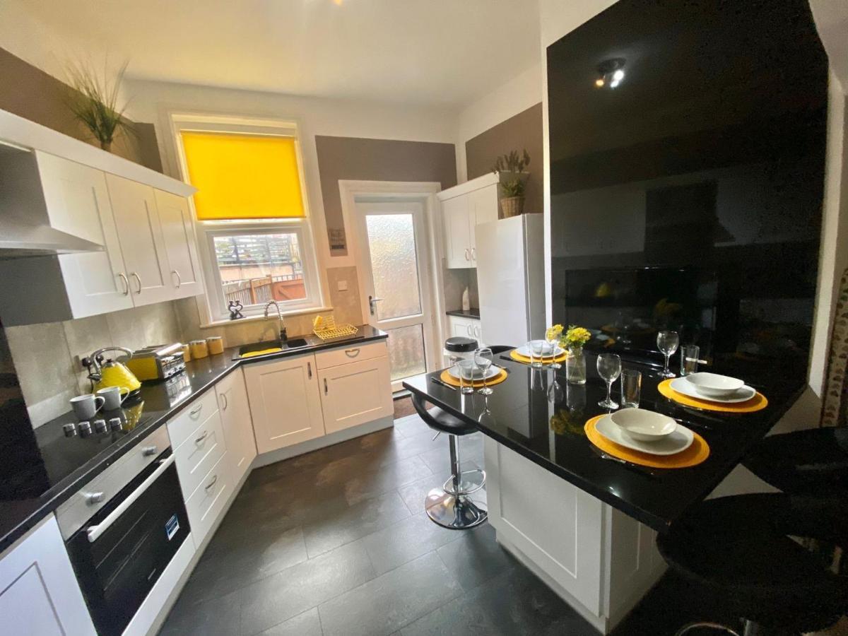 Blackpool Abode - The Buttercup Suite Buitenkant foto