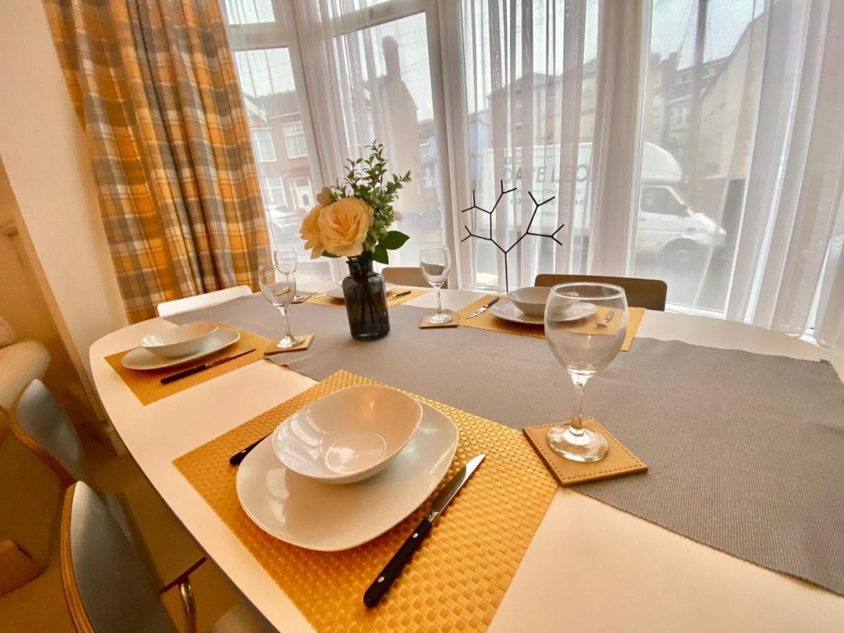 Blackpool Abode - The Buttercup Suite Buitenkant foto